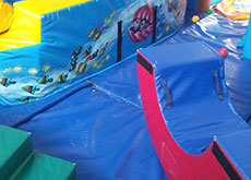 חדרי‭ ‬אירועים‭ ‬ומשחקיות